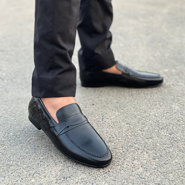 HEDGEZ  Premium Leather Handmade Black Side Knitted Shoe  174