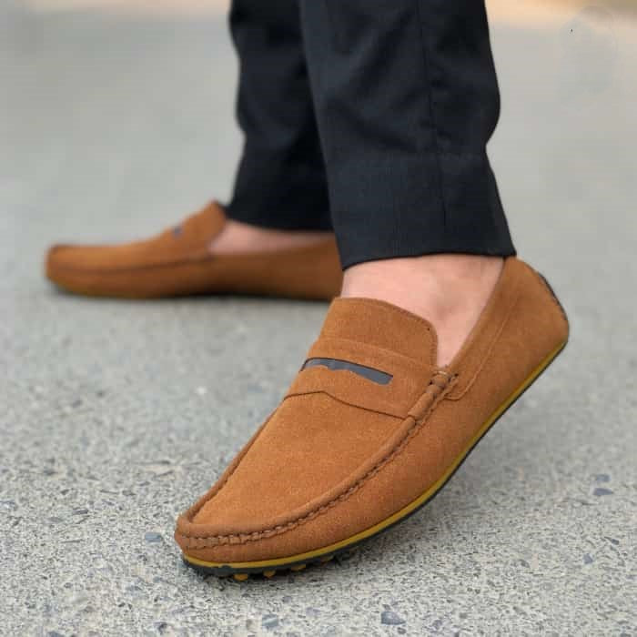 Hedgez Hand Stitch Suede Loafer-8040